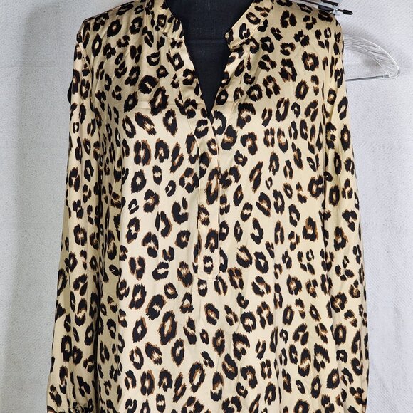Chico's Leopard Print Poly Elastic Cuff Pullon Hidden Placket Blouse Sz 3 US 16 - Picture 3 of 16